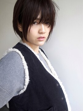 ピープル(people) 〔people〕束感とツヤ感がポイントのストレートショートボブ