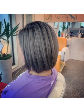 ヘアーデザイン ピニック(hair design P2C) ハイトーンカラー　グレージュカラー