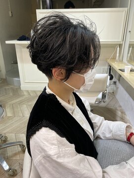 エル(EL by green) 《tomi》刈り上げショート×ニュアンスパーマ