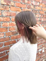 ビハツヤ(BIHATSU-YA)&nbsp;ラテベージュ×イヤーリングピンク