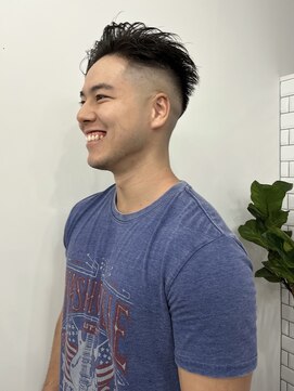 ブラウンズズシ(BROWNS Zushi) メリハリフェードカット