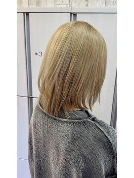 メリア(MELIA) レイヤーボブ_ブロンドミルクティーベージュ