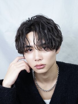 アイトーキョー 渋谷(AI TOKYO) ルーズパーマ×センターパート