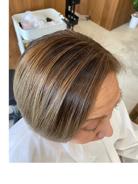 リーフ ヘア 上田美容研究所(Lief hair) グレイヘアハイライトカラー