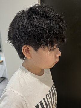 ヒュイル バイ ニアウ(Hwyl by Niau) メンズマッシュウルフパーマニュアンスパーマスパイラルパーマ