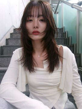 ローウェ 表参道(Louwe) 動きたっぷりなレイヤーカット