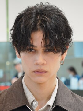 レタッチバイフィフス 大阪梅田(RETOUCH by fifth) 大阪メンズパーマルーズパーマシャドウパーマセンターパート緩め