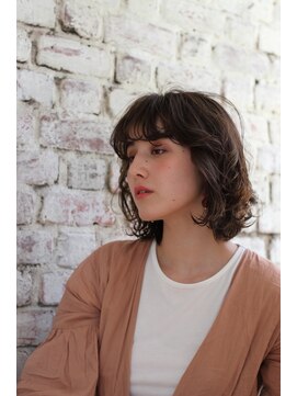 ブークル(boucle) 外国人風外ハネカーリー重ためボブ★★