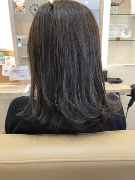 ガビーヘアルーブ(gabi hair LOOB) 暗めのアッシュカラー