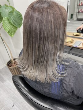 コード 四条河原町駅店(CHORD) シルバーグレージュデザイン 京都/河原町/髪質改善/ハイトーン