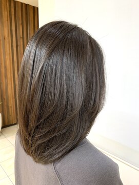 クオリス 上板橋店(QUALIS) 大人可愛いミディアムローレイヤー/アッシュブラウン