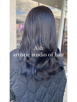 アッシュ アーティスティック スタジオ オブ ヘア(Ash artistic studio of hair) インナーカラー　ブルー