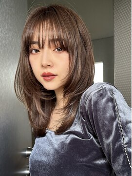 サイン 渋谷(SIGN) 韓国ヘアレイヤーロンググレーベージュ前髪パーマ黒髪