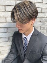 レーヴバイキートス(REVE by kiitos) 【毛流れ抜群】ニュアンスセンターパート×ニュアンスハイライト