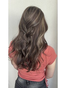 リアンリリィ バイ エイル トウキョウ(Lian lily by Eir Tokyo) ハイライト/コントラストハイライト/白髪ぼかし/白髪/白髪活かし