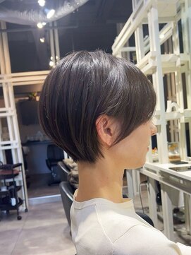 ディーエックス スリー(Dxxxx III) 小顔ショートボブ　TOMOKI