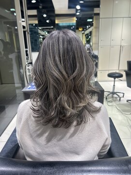 フォルテ ギンザ(FORTE GINZA) レイヤーカットのアンニュイスタイル