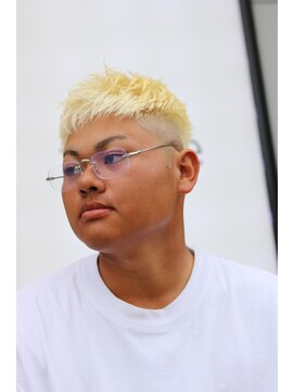 トレイス(trace) 金髪フェード