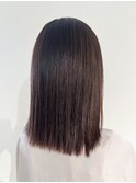 ナチュラルなストレートボブスタイル