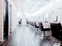 アンリ(Anli)の雰囲気（ヨーロピアンな街並みをイメージした洗練された店内◎ #縮毛矯正）