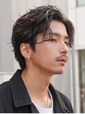 スパイラルパーマメンズビジネスヘア黒髪センターパート韓国ヘア