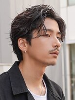 フィフス(fifth)&nbsp;スパイラルパーマメンズビジネスヘア黒髪センターパート韓国ヘア