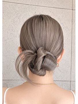 ストゥー(StueW.) パーティーヘアセット26/ヘアアレンジ/ブリーチ/レイヤー/ボブ
