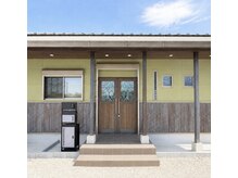 リリー(lilly)の雰囲気（お店の前に駐車場あり/吉野ヶ里町吉田59-3(野火塾跡)/三田川小南）
