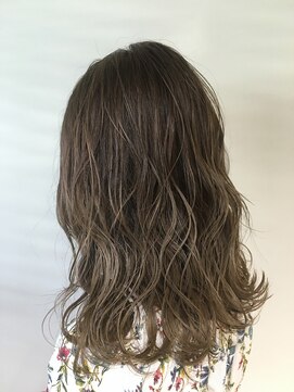 リー ヴィータ 上新庄(Lee Vita) 【Lee Vita】グレージュ☆ナチュラルハイライトグラデーション