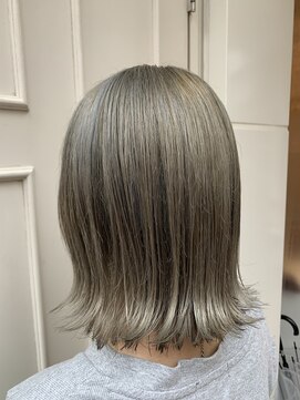 ヘアー ブランコ(hair Blanco) シルバーグレージュ