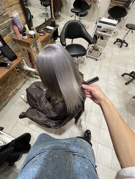 トリ 六甲道店(TORi) シルバーグレージュ(六反)