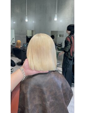 モニカ(MONIQA) ブロンド