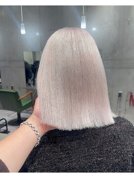 モニカ(MONIQA) ホワイトベージュ