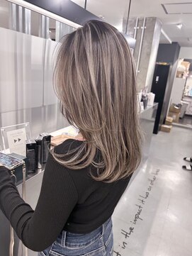 キング 高槻(K!ng) 縮毛矯正髪質改善ハイライトレイヤーカット枚方美容室エクステ