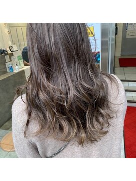 リタ(rita.) グレージュ×ハイライト◎大串弥生