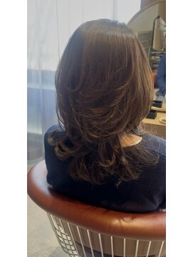 アム(AMU) 大人のロングレイヤースタイル