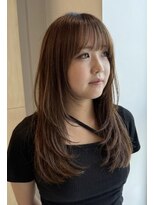 シダ(sida SAIIN) ワンカールで可愛いレイヤー