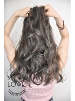 ルーヴェ(LOWE)&nbsp;【LOWE】外国人風ハイライトとナチュラルグレージュで可愛く