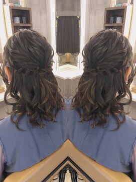 ボア トウキョウ(Voix Tokyo) ふわふわツイストハーフアップ