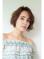 ノーヴェ(Nove) リゾート風ショートボブ