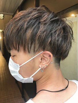 コニ(Coni) ♪Coni♪ツーブロックマッシュショート×ハイライトカラー