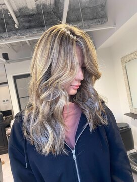 ボンズサロン オモテサンドウ(BONDZSALON OMOTESANDO) 外国人風ハイライト×バレイヤージュ×エアタッチ×アルバージュ