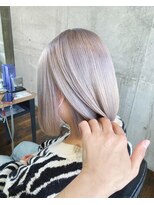 ガルボ ヘアー(garbo hair)&nbsp;ハイトーン ケアブリーチ ホワイトカラー 10代 20代