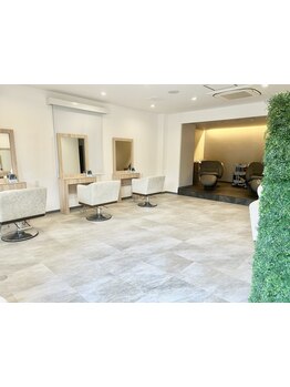 【江坂駅徒歩5分】落ち着いた空間で、あなたの髪と心を癒します♪お悩みを解決しながら理想のスタイルへ◇