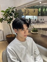 ウノプリールヴァモス(unopulir Vamos) 大人メンズセンターパートニュアンスパーマ黒髪刈り上げ