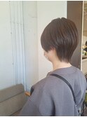 アッシュブラウン×ショートレイヤー美髪