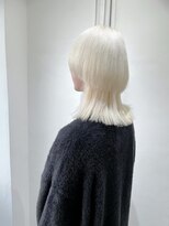 ミュー(Mu)&nbsp;ウルフカット　ホワイトブロンド