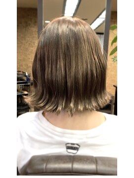 ナトゥーラ 岐阜(Natura) 切りっぱなし外国人風ベージュ外ハネボブ