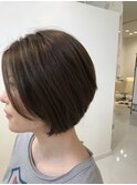 ショートボブ　オリーブカラー