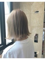 siena 切りっぱなしボブ×ホワイトベージュ
